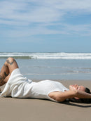 Vestido longo canelado em algodão com gola redonda e fenda Urbanity