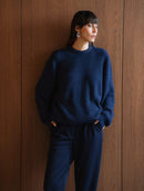 Blusa em fio pluma com padronagem poá, gola redonda e mangas de cava posta Biamar