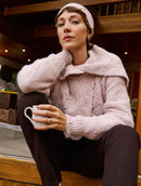 Casaco com gola estilo de capa marinheiro, detalhe transpassado e ponto em trança Biamar