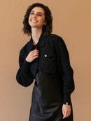 Jaqueta cropped em algodão com botões e mangas de cava posta Urbanity