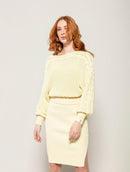 Blusa em algodão com detalhes em tranças e gola canoa Biamar