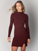 Vestido canelado de gola média com detalhe em botões e mangas de cava posta aBenção