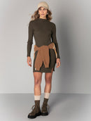 Vestido canelado de gola média com detalhe em botões e mangas de cava posta aBenção