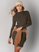 Vestido canelado de gola média com detalhe em botões e mangas de cava posta aBenção