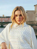 Blusa em algodão em pontos vazados, gola canoa e mangas de cava quadrada Biamar