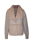 Casaco com recortes e detalhes em suede, tricô e pele fake Biamar