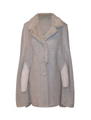 Capa com gola em pele fake e fechamento em botões Biamar