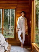 Capa com gola em pele fake e fechamento em botões Biamar