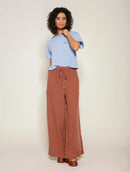 Calça pantalona com bolso faca e cordão ajustável Biamar