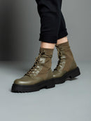 Coturno new york de cano médio e solado tratorado Biamar