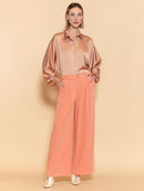 Calça pantalona com pregas e bolsos faca Urbanity