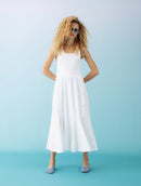 Vestido midi evasê canelado com decote quadrado e detalhe em botões Biamar