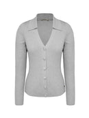 Blusa canelada com gola polo e fechamento em botões forrados Biamar