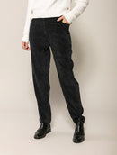 Calça reta em veludo com bolsos Biamar