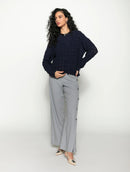 Calça reta com bolsos faca com fendas e detalhe em botões Biamar