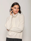 Blusa ampla canelada com gola rolê Biamar