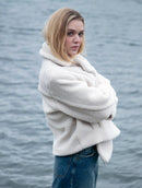 Casaco oversized transpassado com fechamento em botões e mangas de cava posta Biamar