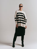 Blusa alongada com padronagem em listras e gola redonda Biamar