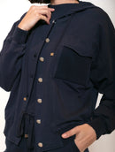 Jaqueta com botões, capuz ajustável, bolsos e mangas de cava quadrada Biamar