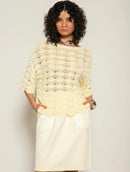 Blusa em algodão com trama vazada e decote canoa Biamar