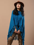 Capa mullet assimétrica com gola canoa e franjas Urbanity