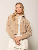 Casaco cropped em veludo com bolsos e mangas de cava quadrada Biamar