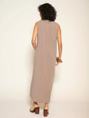 Vestido midi sem mangas com detalhe em botões Biamar