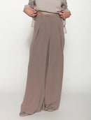 Calça pantalona com pregas e bolsos faca Biamar