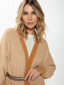 Casaco alongado com padronagem em listras e mangas de cava quadrada Biamar