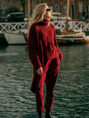 Blusa com gola alta e ampla, pontos vazados e mangas de cava quadrada Biamar