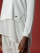 Blusa com efeito sobreposição, gola redonda e mangas de cava posta Urbanity