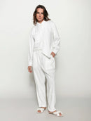 Calça reta com bolsos sobrepostos, cordão ajustável e barra dobrada Biamar