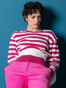 Blusa com padronagem em listras, gola redonda e mangas de cava posta Urbanity