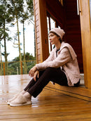 Calça com frisos e fenda na barra Biamar