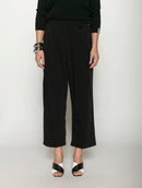 Calça com pregas, bolsos faca e cinto Biamar