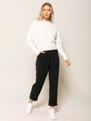 Calça com pregas, bolsos faca e barra dobrada Biamar