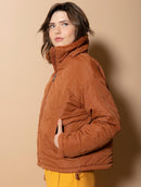 Jaqueta reversível com pele fake, bolsos e mangas de cava posta Biamar