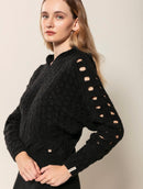 Blusa em pontos vazados com capuz e mangas de cava raglan Biamar