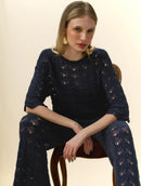 Blusa em algodão com trama vazada e decote canoa Biamar