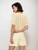 Blusa em algodão com pontos vazados e gola canoa Biamar