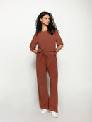 Calça reta com bolsos e cordão ajustável Biamar