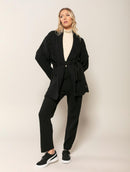 Casaco canelado com pontos estruturados, cinto removível e mangas de cava quadrada Biamar