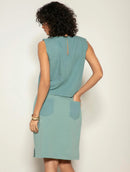 Regata cropped com fenda frontal e detalhes em botões Biamar