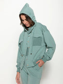 Jaqueta com botões, capuz ajustável, bolsos e mangas de cava quadrada Biamar