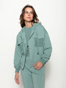 Jaqueta com botões, capuz ajustável, bolsos e mangas de cava quadrada Biamar