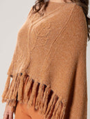 Capa mullet assimétrica com gola canoa e franjas Urbanity