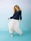 Blusa em algodão com detalhe em recorte, gola redonda e mangas de cava raglan Biamar