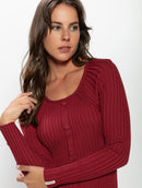 Vestido canelado de gola redonda com detalhe em botões e fenda Urbanity