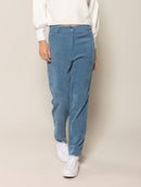 Calça reta em veludo com bolsos Biamar