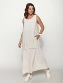 Vestido longo com detalhe vazado e gola redonda Biamar